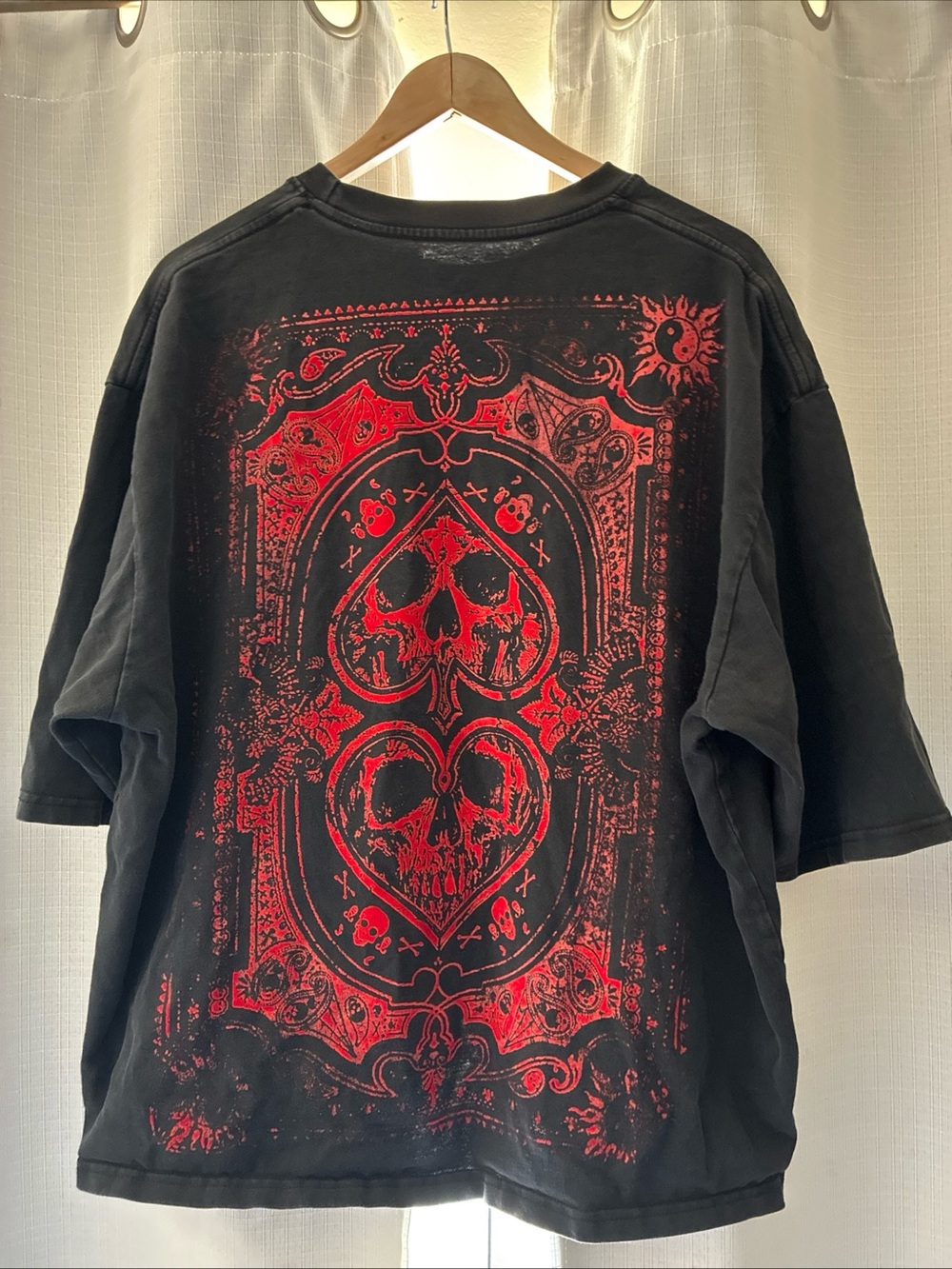 YoungLA Red skull shirt vtg spade L